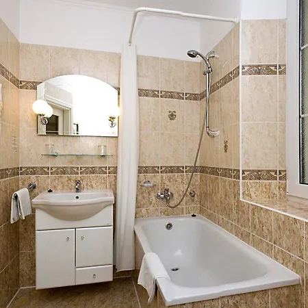Hotel Excellent